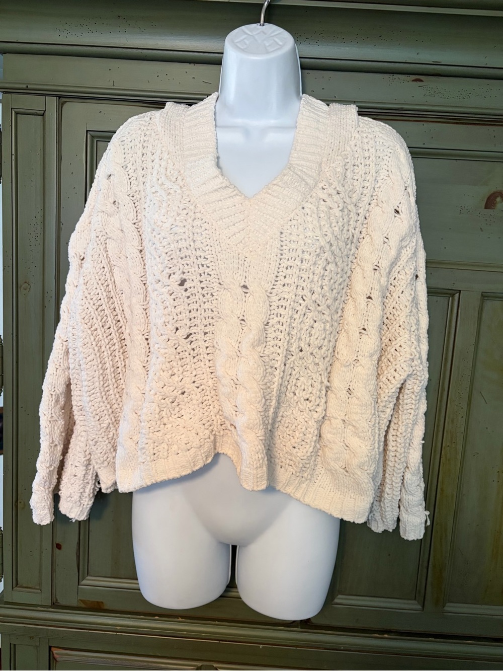 POL Cream Cable-Knit V-Neck Sweater
